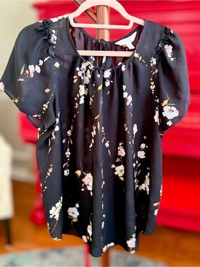 LC Lauren Conrad Black Floral Flutter-Sleeve Blouse
